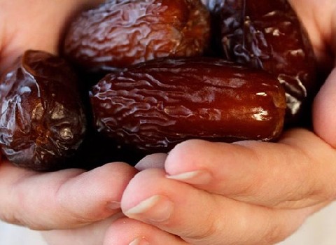تصویر 5 از خرید خرما پیارم مروارید سیاه + 700 گرم